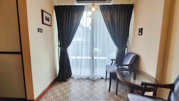 Deluxe Room, Garden View | Desk, free WiFi, bed sheets
