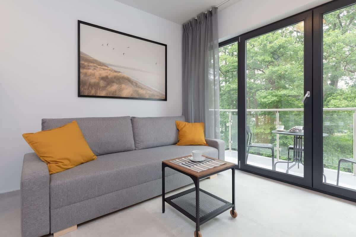 Televisión y oficina 