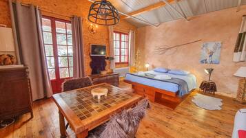 1 chambre, lit parapluie, Wi-Fi gratuit, draps fournis