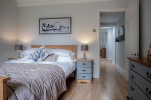 Family House | 2 bedrooms, free WiFi, bed sheets - Wern Y Glais - 2 Bedroom Cottage - Glais (Swansea)