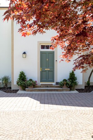 Property entrance - The Coyle House - Donnini Deluxe (Ayr)