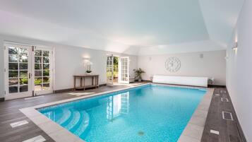 Nhà Cao cấp | Hồ bơi trong nhà | Hồ bơi trong nhà