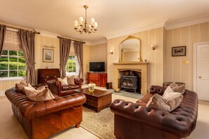 Luxury House | Living area | 42-inch Smart TV with satellite channels, TV, fireplace - The Coyle House - Donnini Deluxe (Ayr)