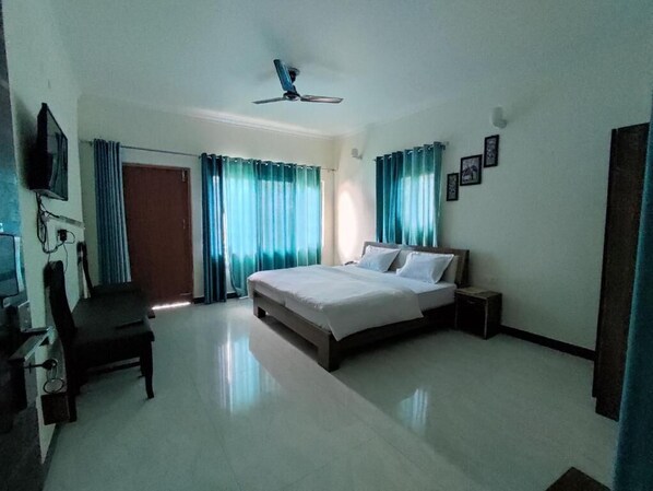Deluxe Room | Free WiFi - Valley View Inn (Nainital)