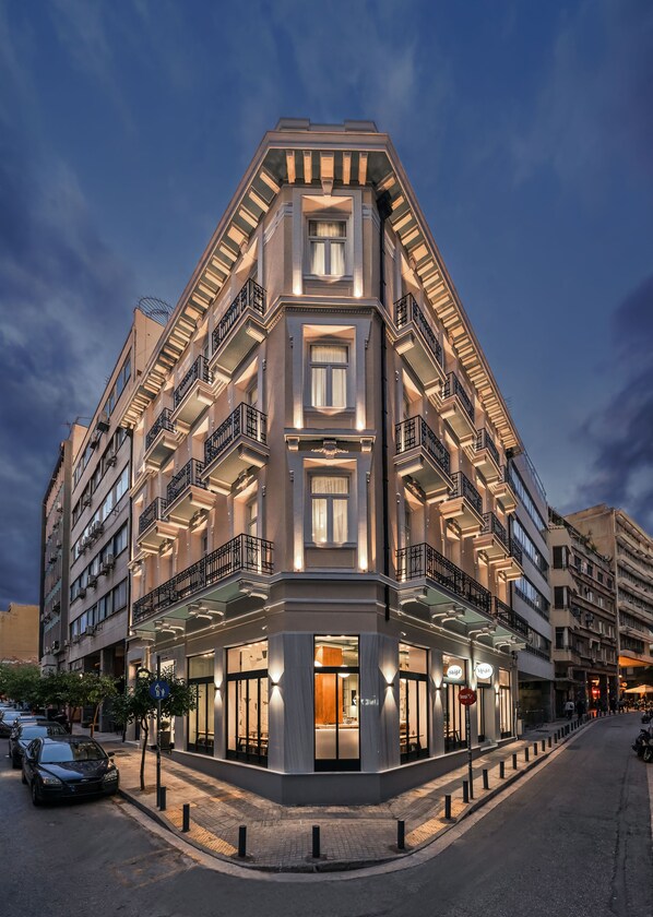 Exterior - Praxitelous Luxury Suites (Athens)