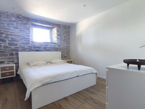 2 slaapkamers, reisbedje, gratis wifi, beddengoed