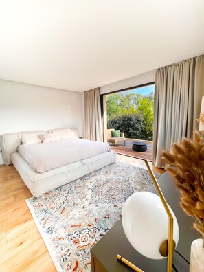 4 bedrooms, iron/ironing board, travel cot, free WiFi - New villa in st. Cyprien, walking distance from the beach (Lecci)