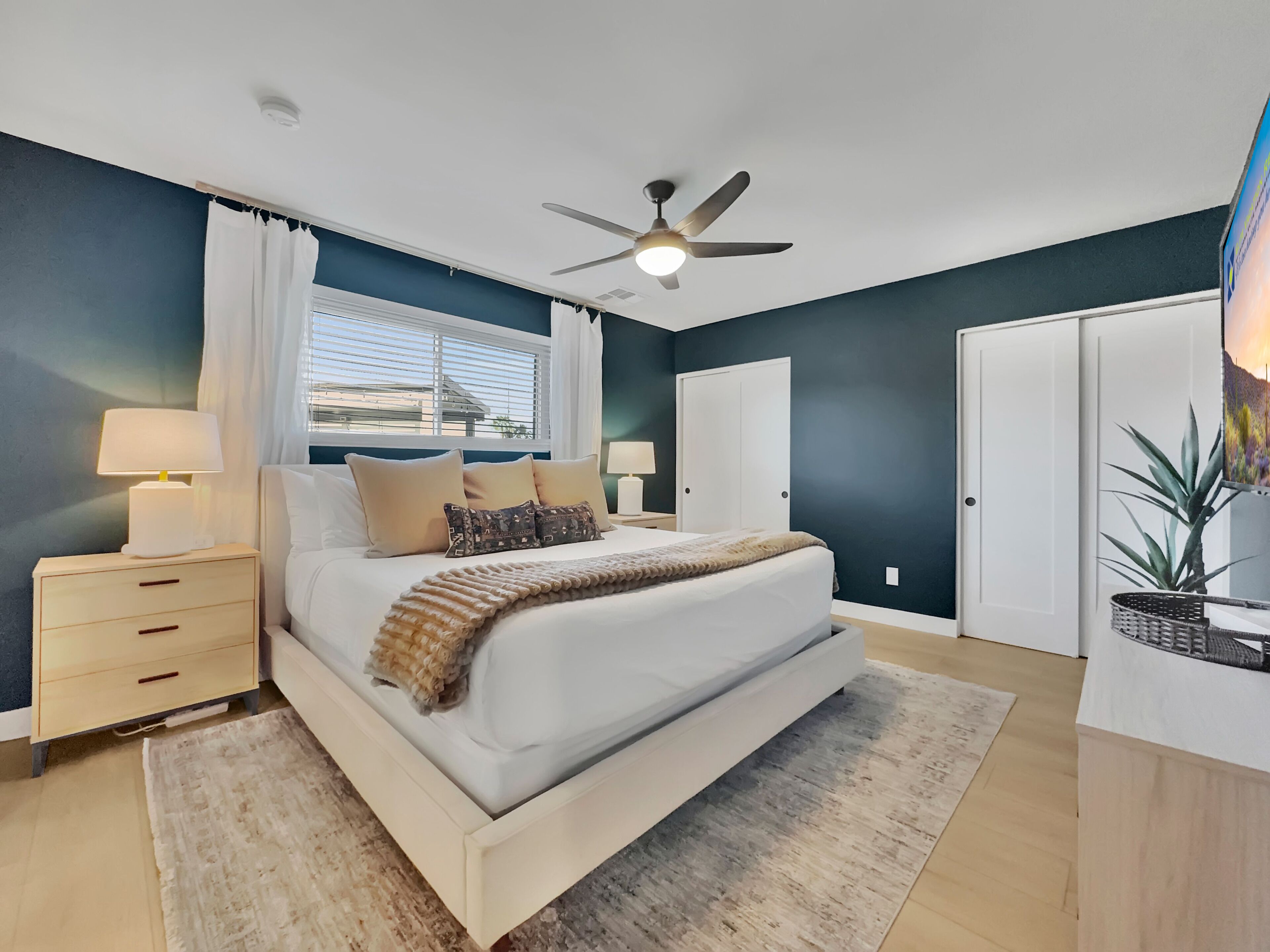 4 bedrooms, iron/ironing board, free WiFi, bed sheets