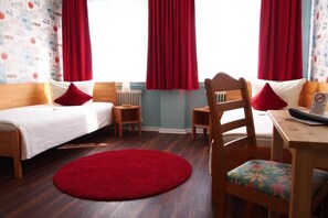 Iron/ironing board, free WiFi - Gasthaus Hotel Bremen (Bremen)