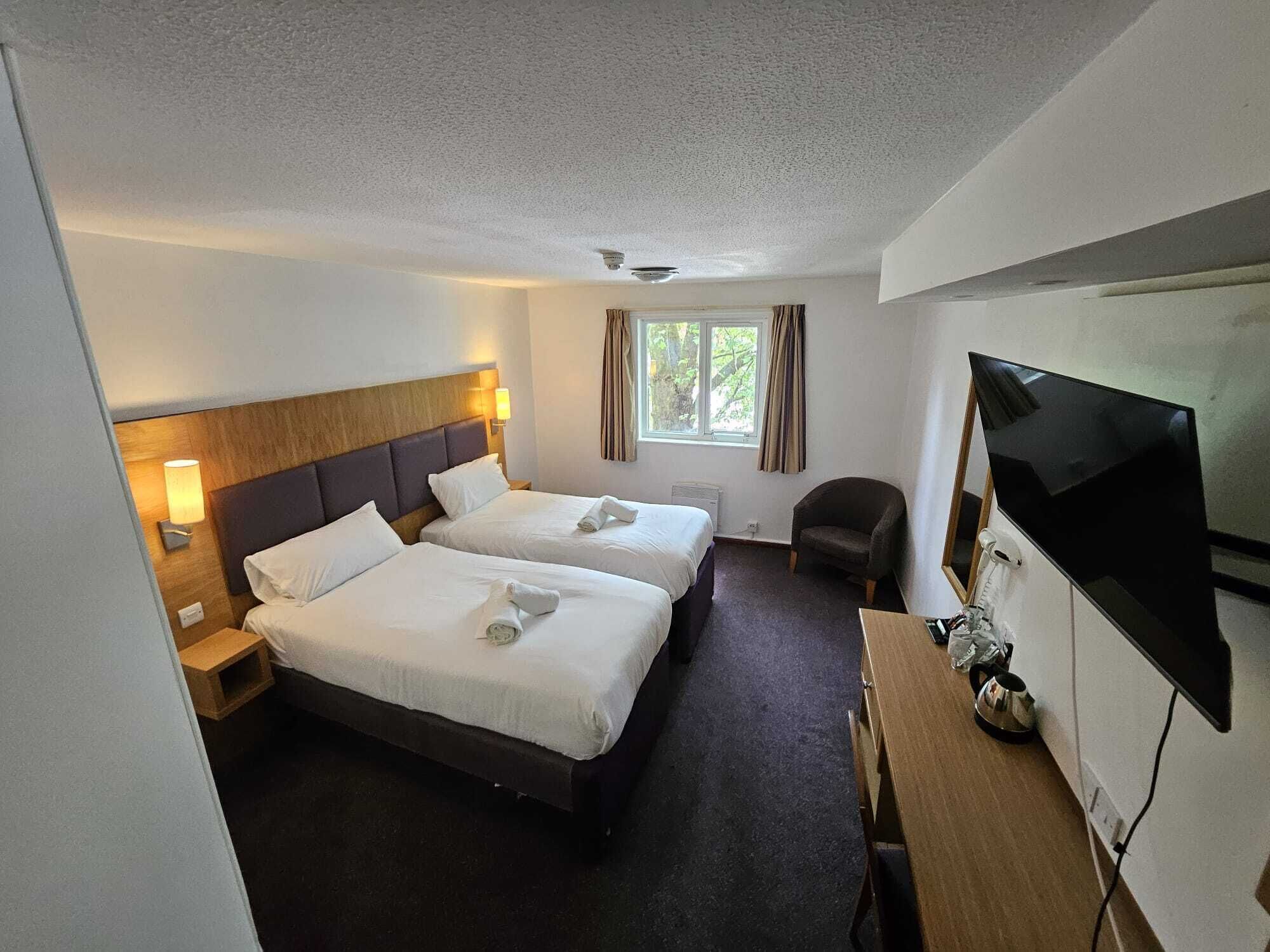 Standard Twin Room | Free WiFi