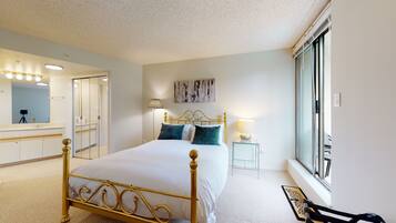 1 sovrum, internet och sÀngklÀder