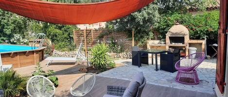 屋外ダイニングエリア