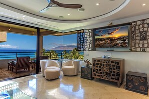 Smart TV - Polo Beach 808! Unique Opportunity One-Bedroom, Top Floor Home (Wailea)