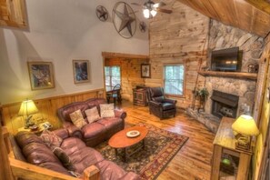 TV, fireplace, foosball - Southern Comfort | Spacious Family Retreat, Dog Friendly w/ Gaming Area and More (Sautee Nacoochee)