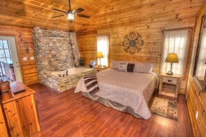 1 slaapkamer, een strijkplank/strijkijzer, gratis wifi, beddengoed