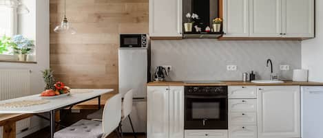 Apartamento conforto | Cozinha privada | Micro-ondas, fogão, cooktop, lava-louças