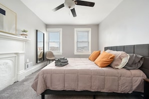 6 habitaciones, escritorio, tabla de planchar con plancha y internet