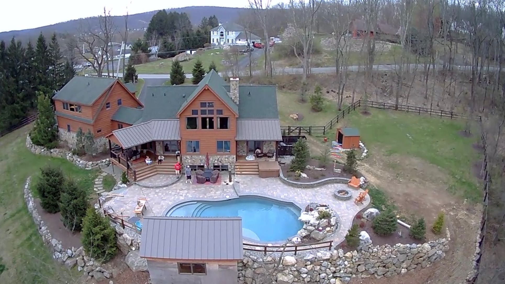 Hot Tub - Pool  - Bars  - Game Room - Gym - Backyard Paradise - beds to Sleep 16