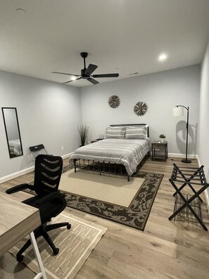 3 bedrooms, desk, iron/ironing board, free WiFi