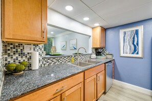 Private kitchen - 🤯✅5⭐️WOW, BRAND NEW, LUX AT&T DFW HOME - BOOK NOW✅* (Grand Prairie)