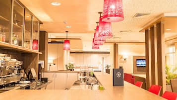 3 bars/lounges, poolside bar