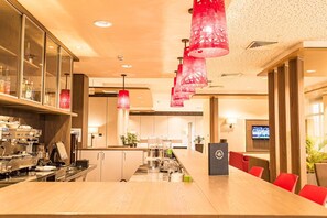 3 bars/lounges, poolside bar