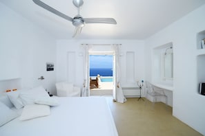 4 camere, una cassaforte in camera, una scrivania, ferro/asse da stiro