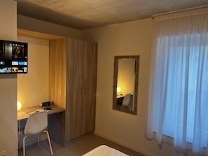 Chambre Deluxe | Literie de qualité supérieure, couette en duvet d'oie, surmatelas