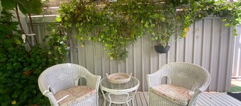 A cosy private studio situated in the heart of Exmouth.