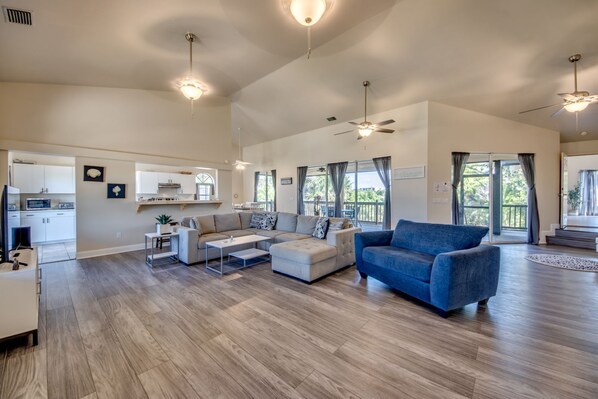 Smart TV, oficina y impresora 