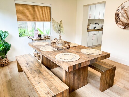 Boho Beach Villa- minutes to the ocean 