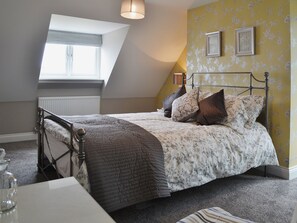 3 bedrooms, free WiFi, bed sheets