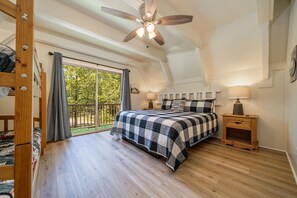 4 chambres, fer et planche à repasser, Wi-Fi gratuit, draps fournis