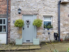Exterior detail - The Old Cobblers Cottage (Bakewell)