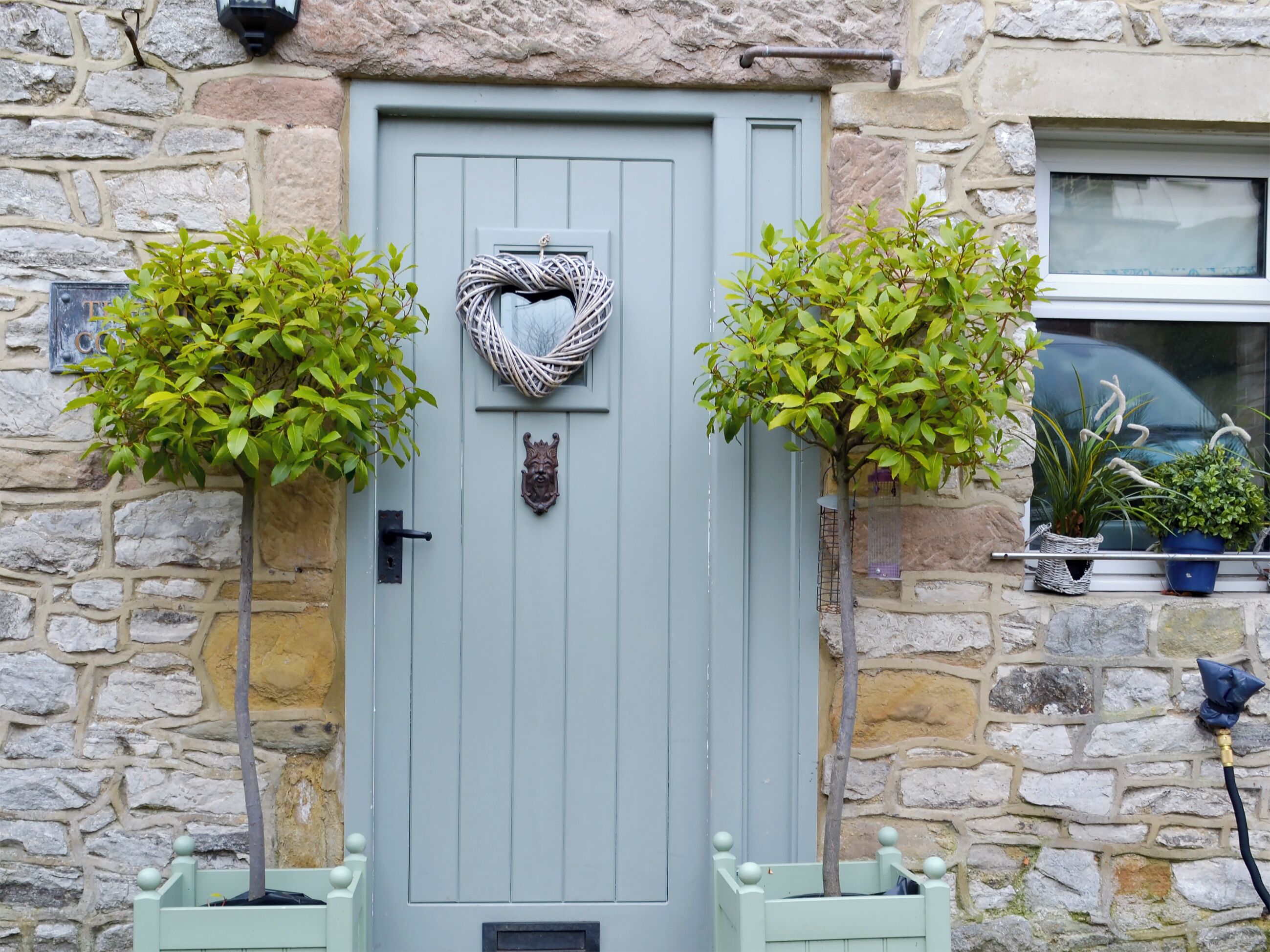 تفاصيل الفندق من الخارج