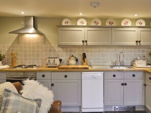 Kühlschrank, Mikrowelle, Geschirrspüler