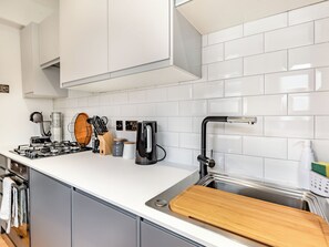 Dishwasher, cookware/dishes/utensils