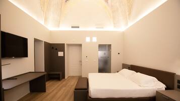 Suite Luxe | 1 chambre, couette en duvet d'oie, coffres-forts dans les chambres