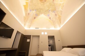 Luxury-Suite | Daunenbettdecken, Zimmersafe, Schreibtisch
