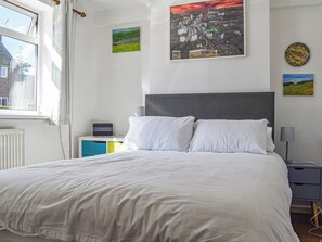 4 bedrooms, free WiFi, bed sheets