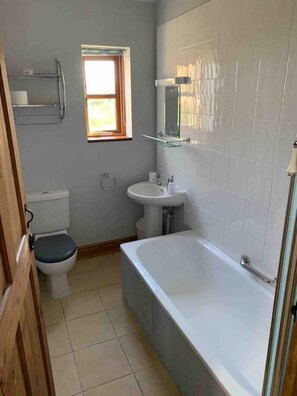 Combined shower/bathtub, hair dryer - Two Bedroom Cottage near Wedmore with Mendip Views (Wedmore)