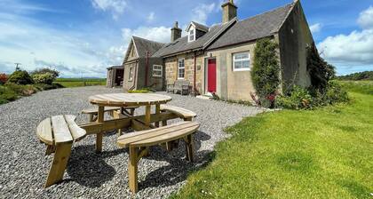 Pine Cottage - UK38990