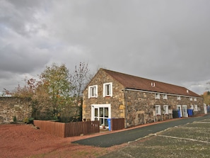 Exterior - 3 bedroom accommodation in Belford near Bamburgh (Belford near Bamburgh)