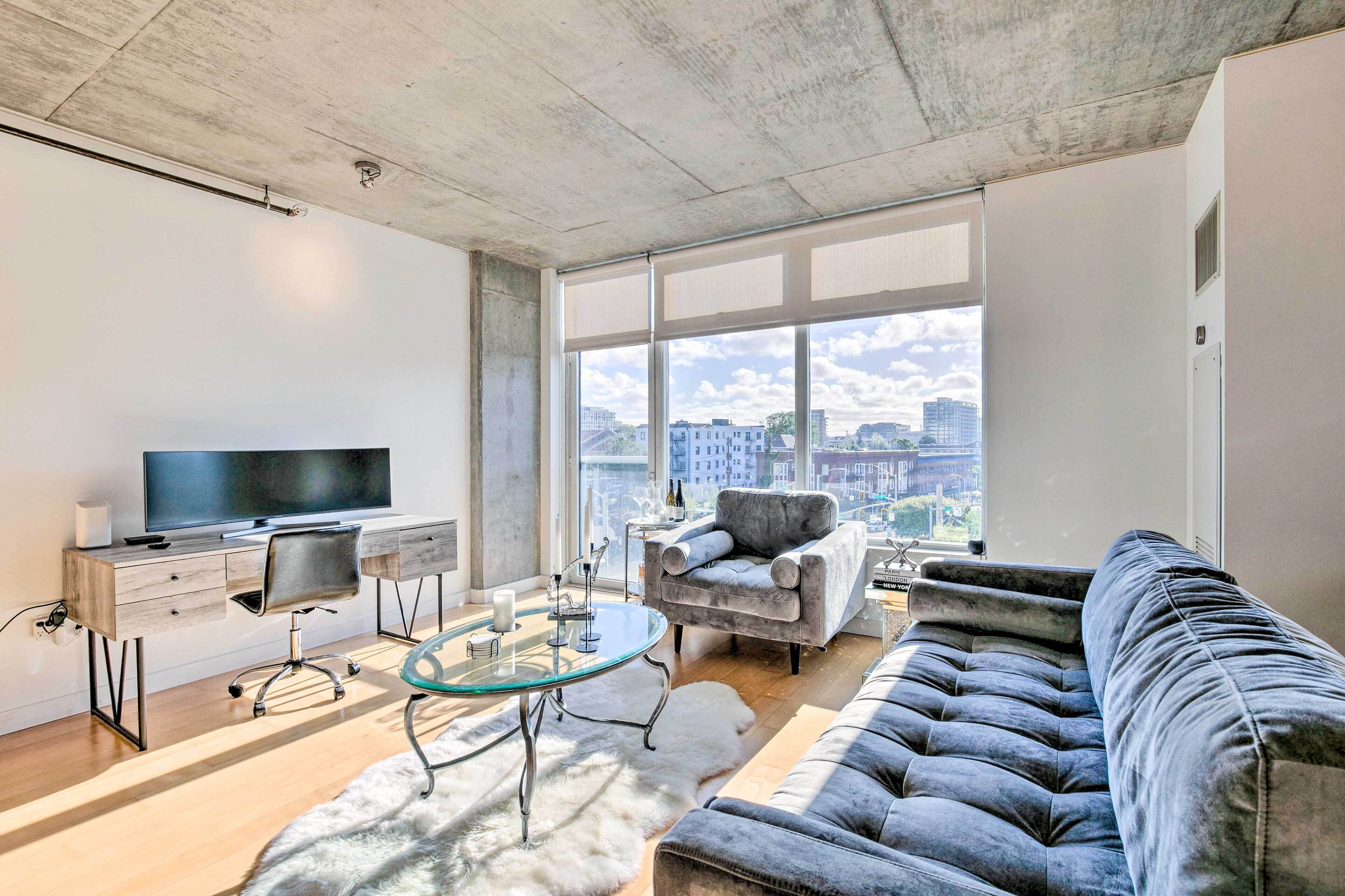 Chic Portland Studio w/ Stunning City Views!