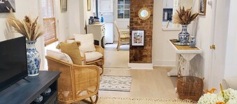  Summer 2026 Gorgeous Renovation-Walk to Beach, Restaurants, Pets Welcome!