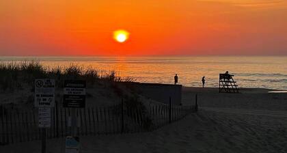 Sea Hear Now & Summer 2026 Gorgeous Renovation-Walk to Beach, Restaurants, Pets!
