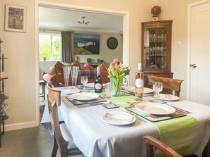 Dining - 2 bedroom accommodation in Shitterton, near Bere Regis (Shitterton, near Bere Regis)