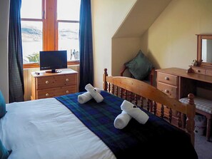 4 bedrooms, free WiFi, bed sheets