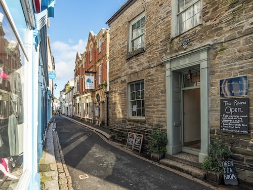 2 bedroom accommodation in Fowey
