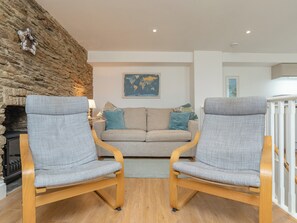TV - 2 bedroom accommodation in Fowey (Fowey)